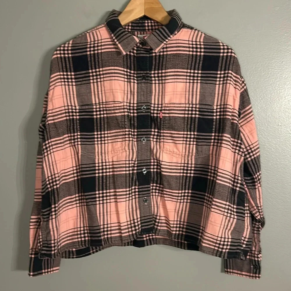 Levi's Maple Cotton Plaid Utility Shirt, Sz M, Pink, Navy Blue Cropped Flannel - Picture 3 of 7